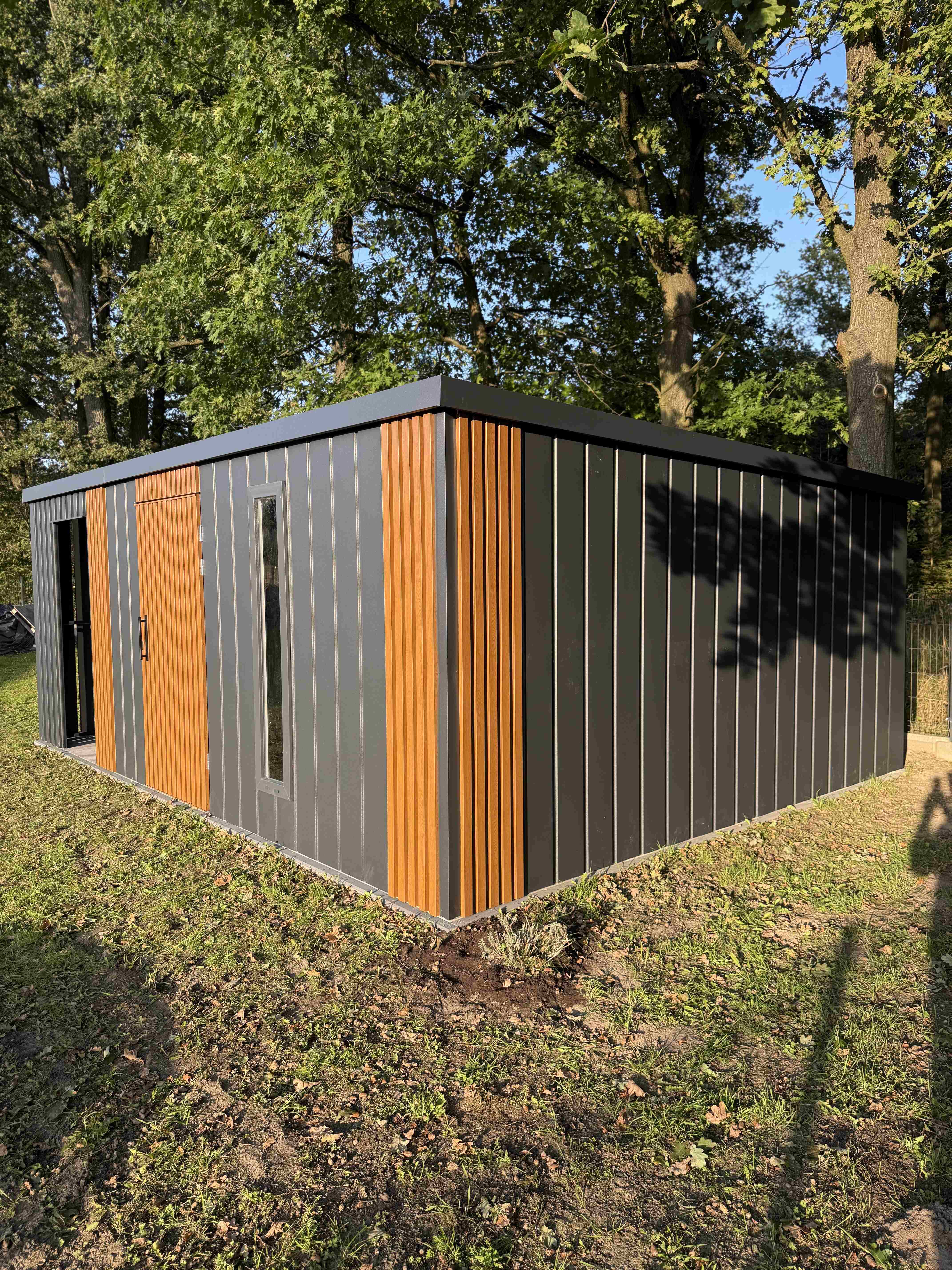 Domek narzędziowy z drewutnia 600x440 - obrazek 2