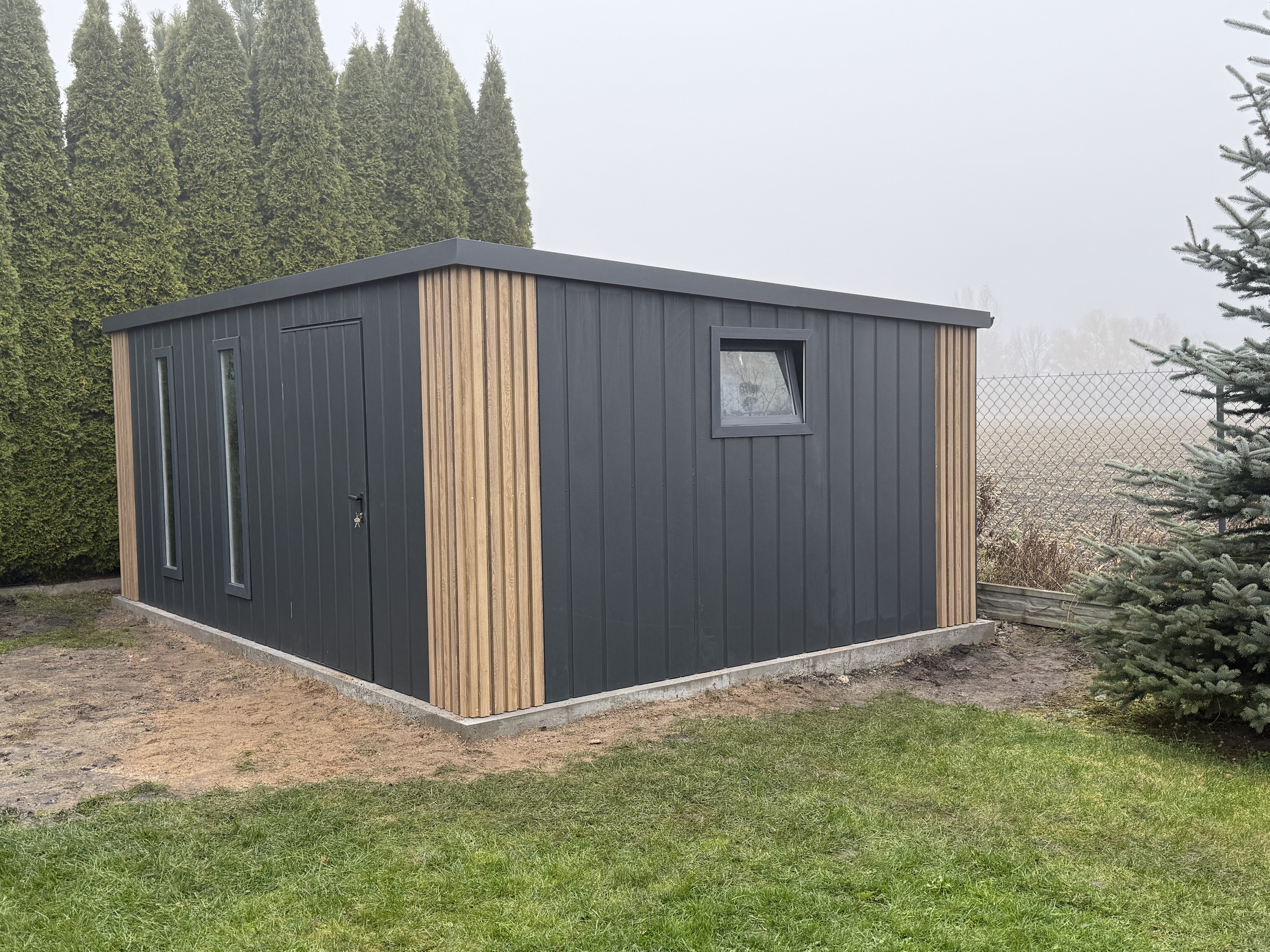 Domek narzędziowy 560x400