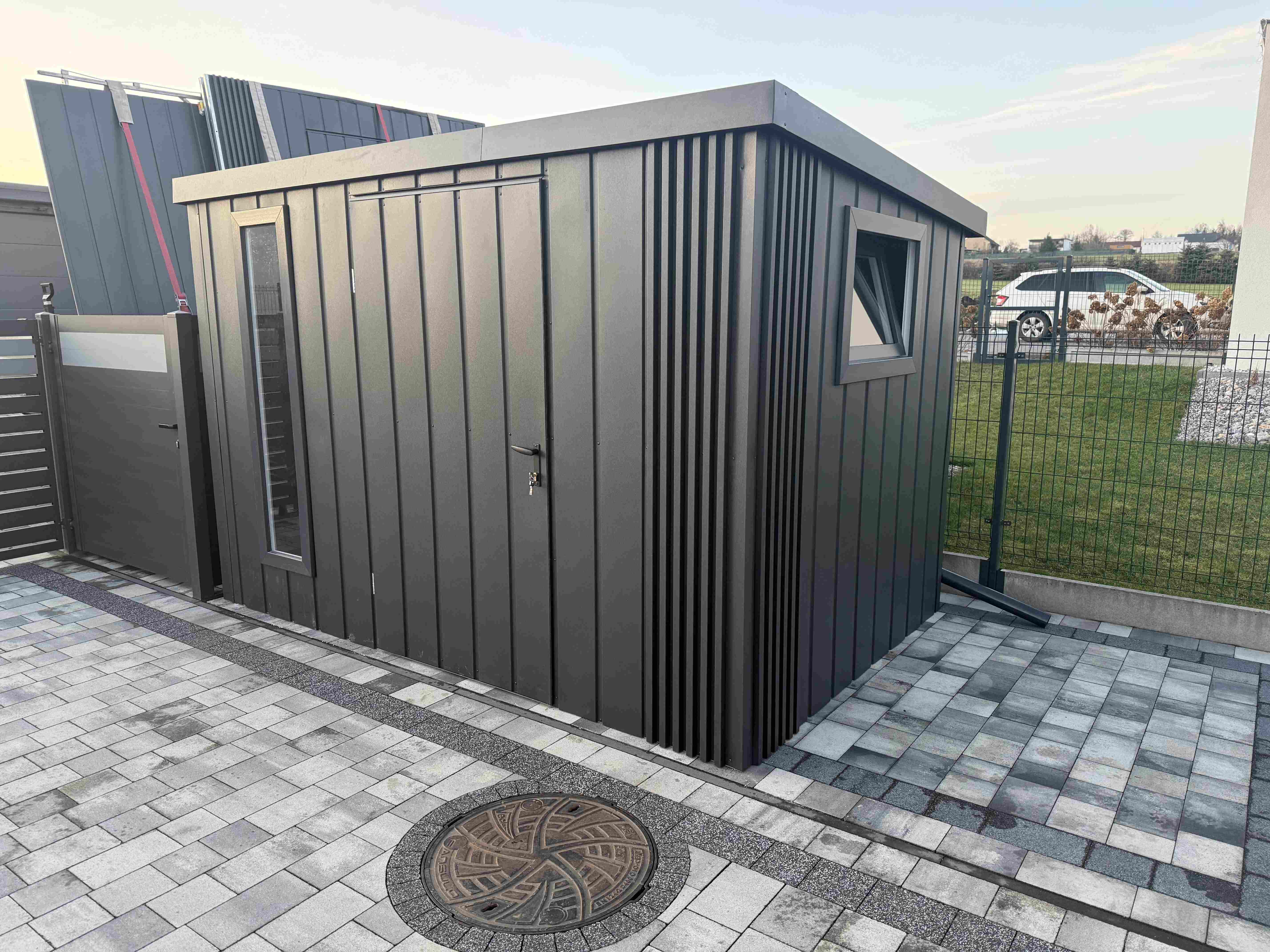 Domek narzędziowy 320x210