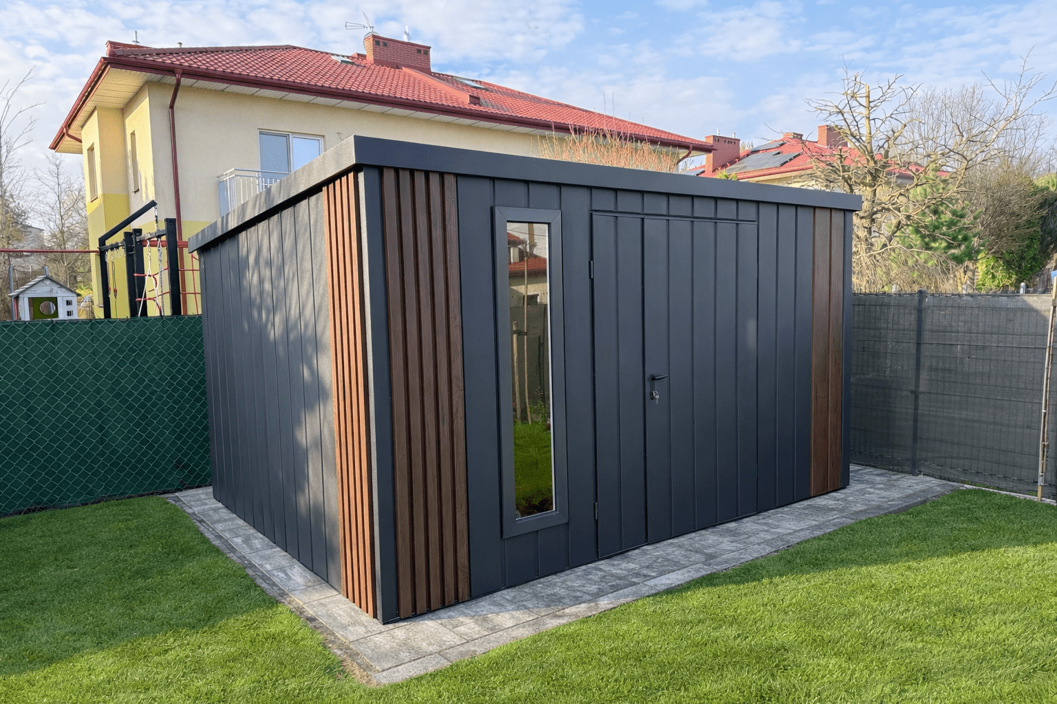 Domek narzędziowy 400x300