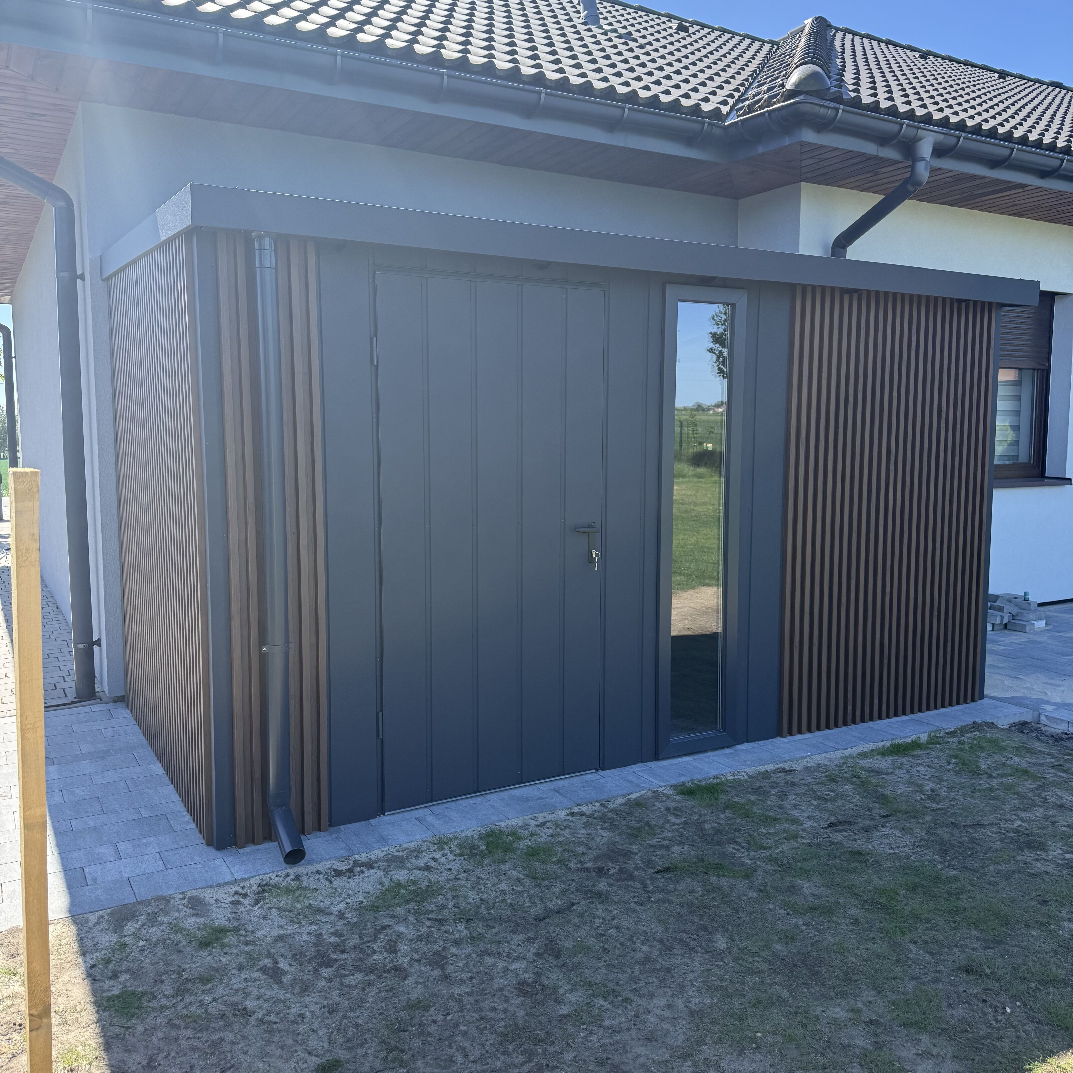 Domek narzędziowy 400x210